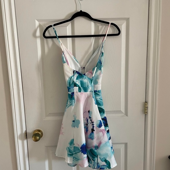 White and Green Fit and Flare Low Back Floral Mini Dress - Picture 2 of 7